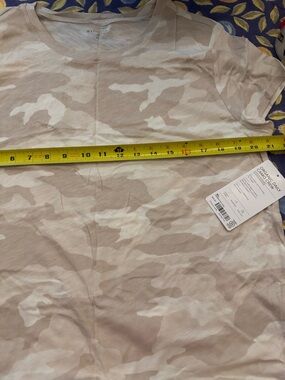 Athleta Light Beige Camo Tee NWT XL